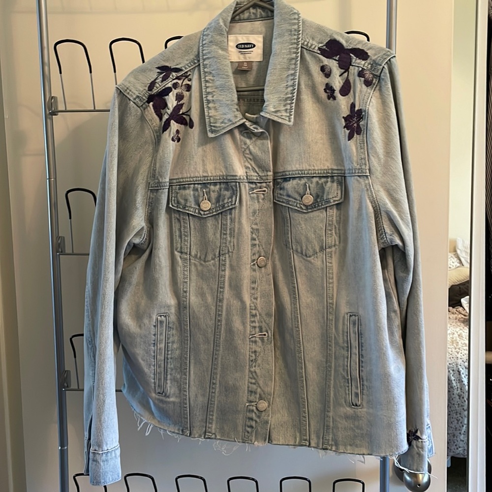 Old Navy floral boho denim jacket / jeans jacket